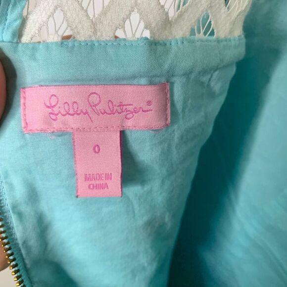 Lilly Pulitzer‎ blue Textured Sheath Dress with Lace Yoke Size 0 graduation - Picture 4 of 6